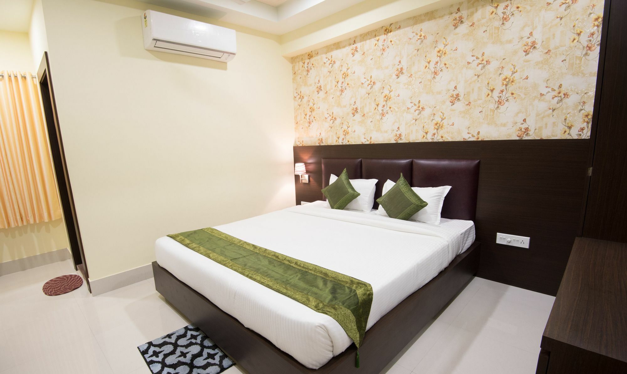 Treebo King'S Court Chandrasekharpur Bhubaneswar Buitenkant foto