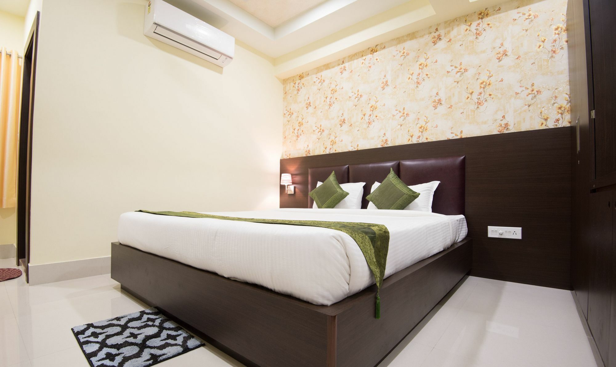 Treebo King'S Court Chandrasekharpur Bhubaneswar Buitenkant foto